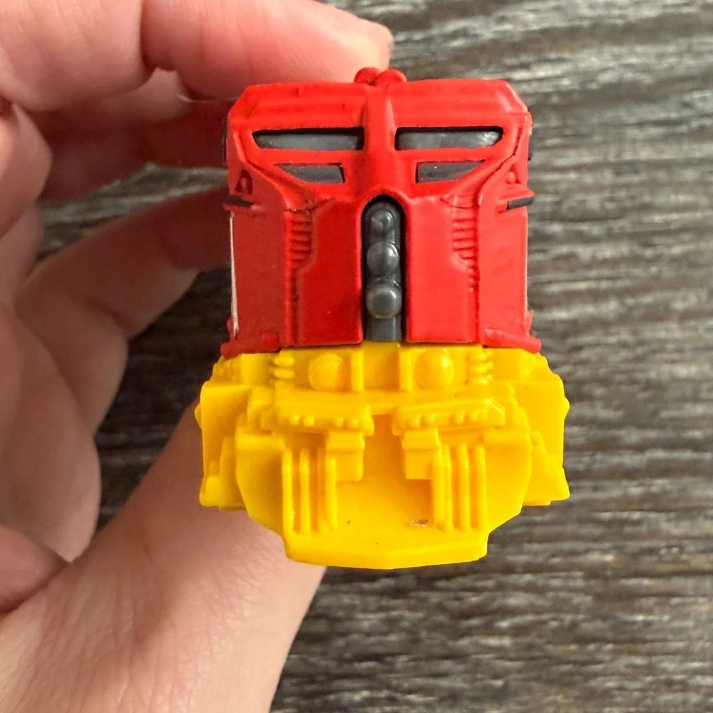 Matchbox MBX Heavy Freighter‎ Train Engine Diecast Red Yellow 2015 Collectible